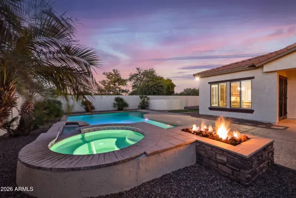 6598 S Fawn Court, Gilbert, AZ 85298