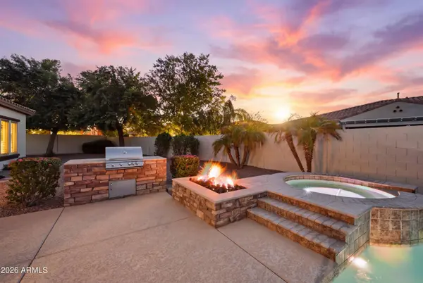 6598 S Fawn Court, Gilbert, AZ 85298