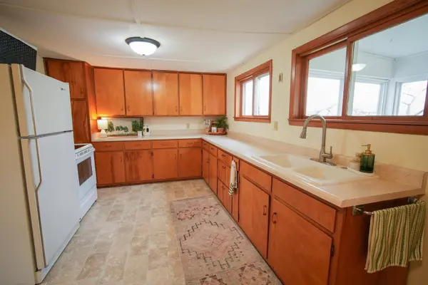 N4254 Sleepy Hollow Road, Cambridge, WI 53523