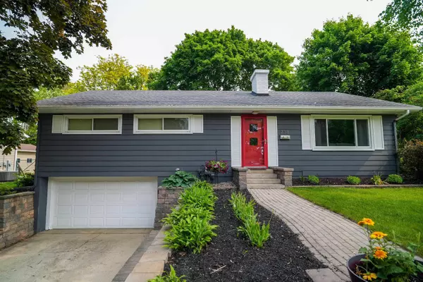 738 Kelly Street, Sun Prairie, WI 53590