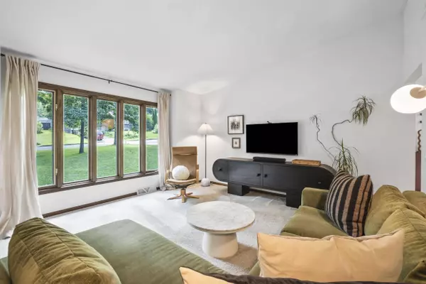 1514 Deerwood Drive, Madison, WI 53716