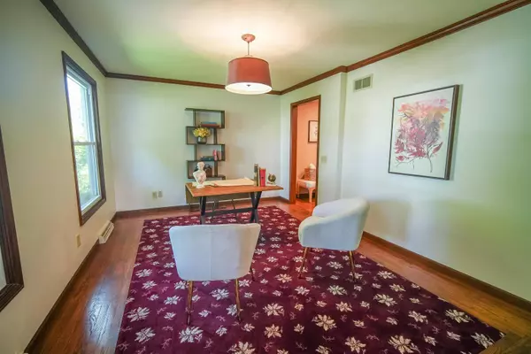 5306 Arapahoe Lane, Madison, WI 53704-1002