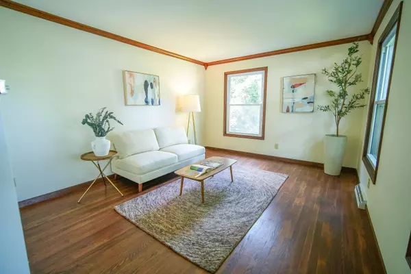 5306 Arapahoe Lane, Madison, WI 53704-1002