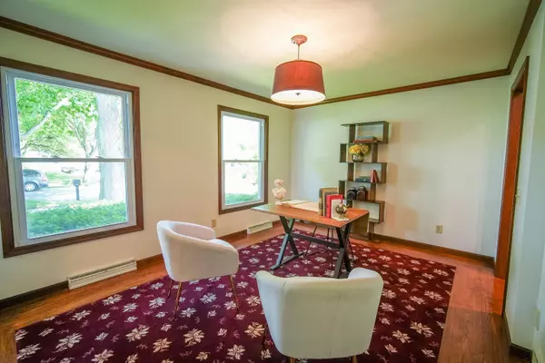 5306 Arapahoe Lane, Madison, WI 53704-1002