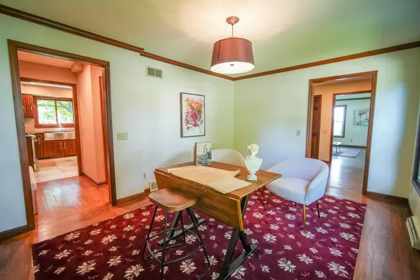 5306 Arapahoe Lane, Madison, WI 53704-1002