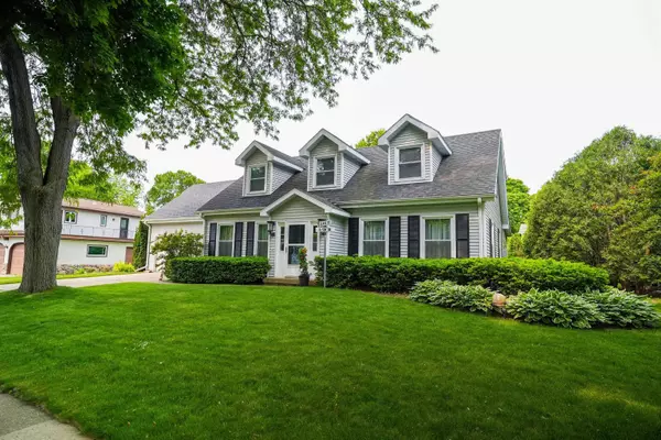 5306 Arapahoe Lane, Madison, WI 53704-1002