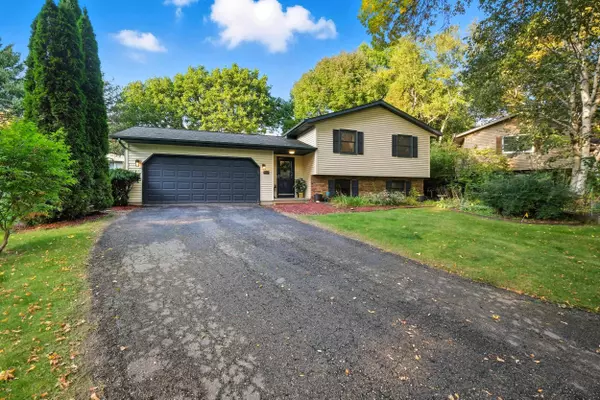 3033 Greenway Trail, Madison, WI 53719