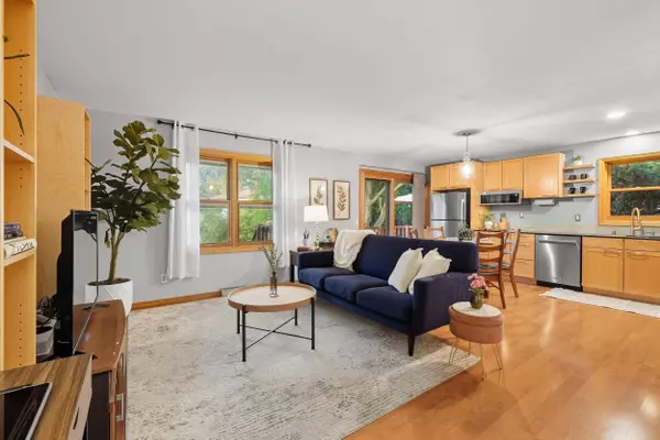 3033 Greenway Trail, Madison, WI 53719