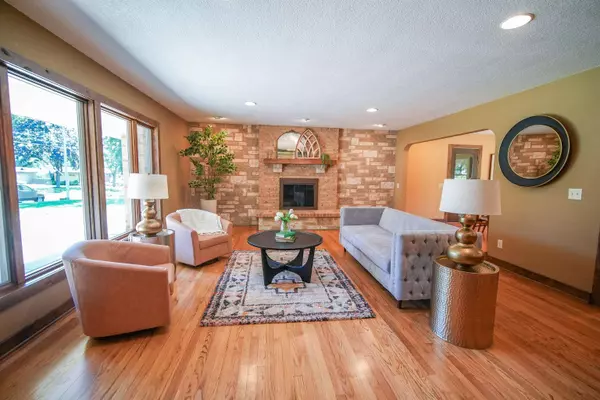 706 Woodland Drive, Sun Prairie, WI 53590