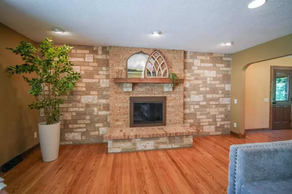 706 Woodland Drive, Sun Prairie, WI 53590