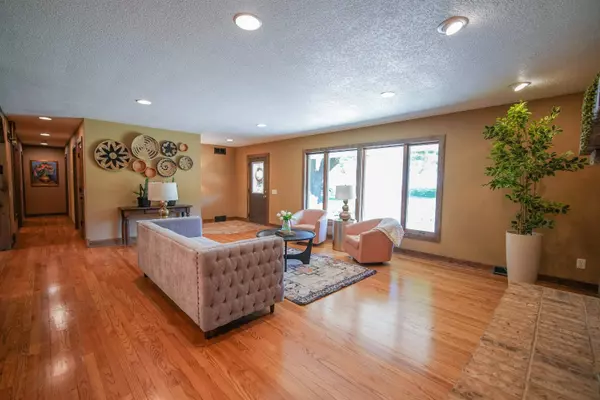 706 Woodland Drive, Sun Prairie, WI 53590