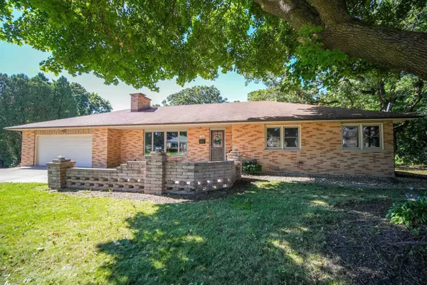 706 Woodland Drive, Sun Prairie, WI 53590