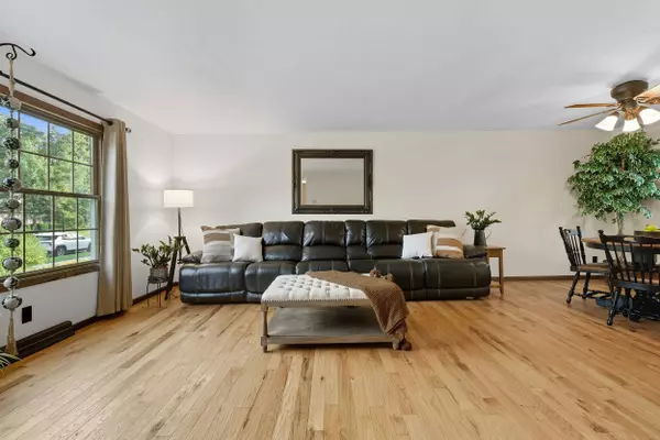 900 Woodview Drive, Sun Prairie, WI 53590