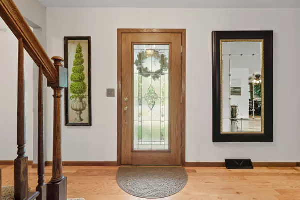 900 Woodview Drive, Sun Prairie, WI 53590