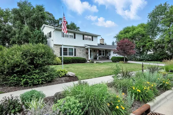 900 Woodview Drive, Sun Prairie, WI 53590