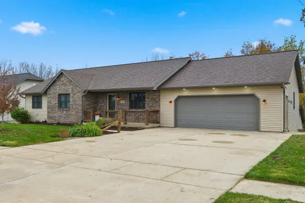 148 Lazy Lake Drive, Fall River, WI 53932