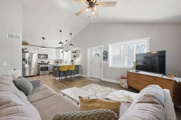 69 Hart Road, Sun Prairie, WI 53590