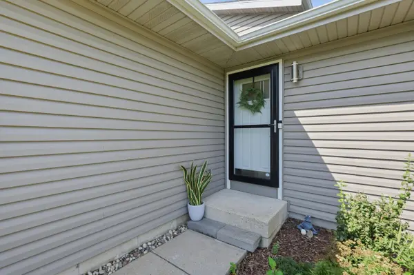301 Ridgeview Drive, Lake Mills, WI 53551