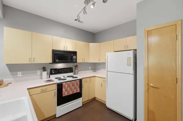 1140 E Dayton Street #203, Madison, WI 53703
