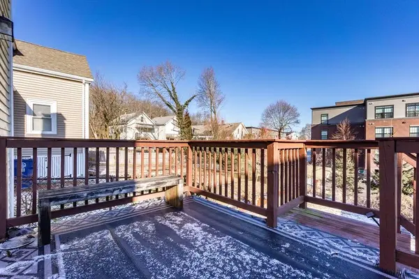 86 Flint Street, Salem, MA 01970