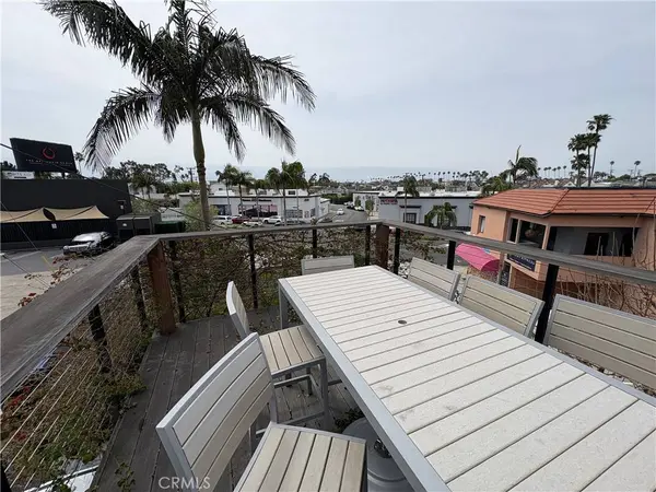 3111 2nd AVE #4, Corona Del Mar, CA 92625