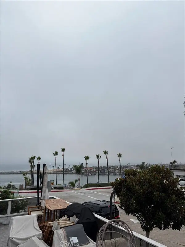 206 Fernleaf #A, Corona Del Mar, CA 92625