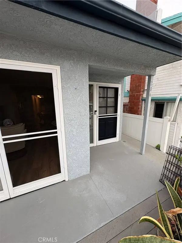 206 Fernleaf #A, Corona Del Mar, CA 92625