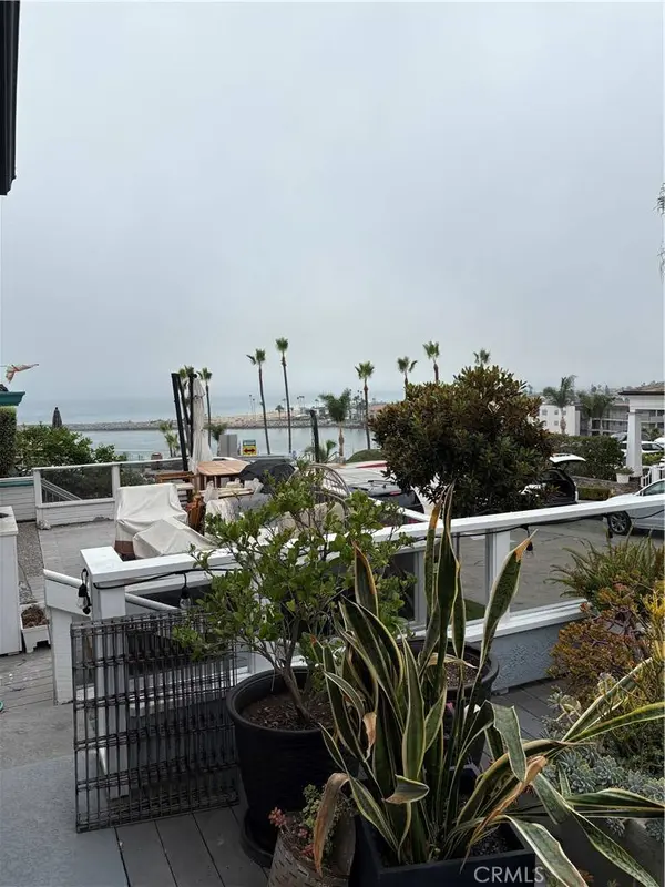 206 Fernleaf #A, Corona Del Mar, CA 92625