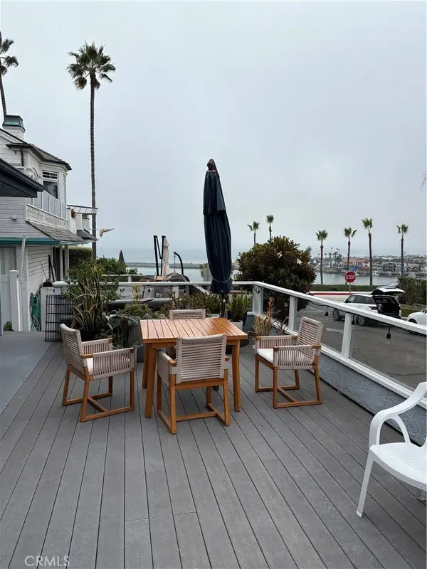 206 Fernleaf #A, Corona Del Mar, CA 92625