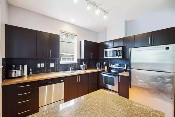 6575 192 ST #32, Surrey, BC V4N 5T8