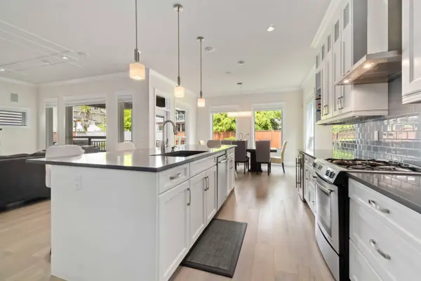 3461 Darwin AVE, Coquitlam, BC V3B 3H6