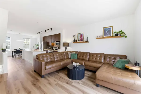 19572 Fraser WAY #18, Pitt Meadows, BC V3Y 0A9