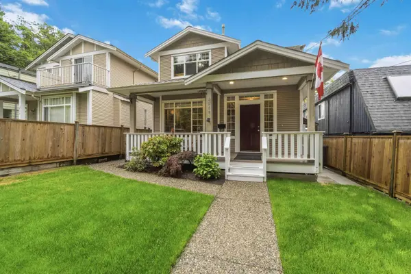 4268 Hoskins RD, North Vancouver, BC V7K 2P6