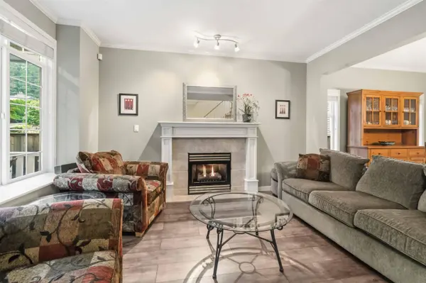 4268 Hoskins RD, North Vancouver, BC V7K 2P6