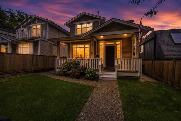 4268 Hoskins RD, North Vancouver, BC V7K 2P6