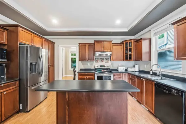 9314 216 ST, Langley, BC V1M 4E1