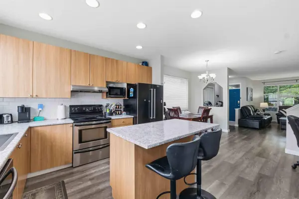 10288 243 ST, Maple Ridge, BC V2W 1Y2
