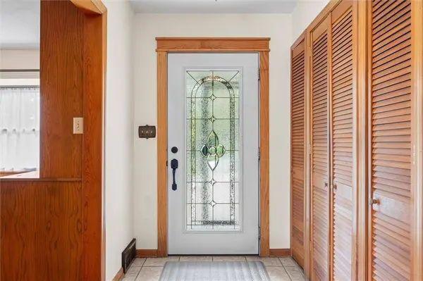 1929 Westwood DR, Leavenworth, KS 66048