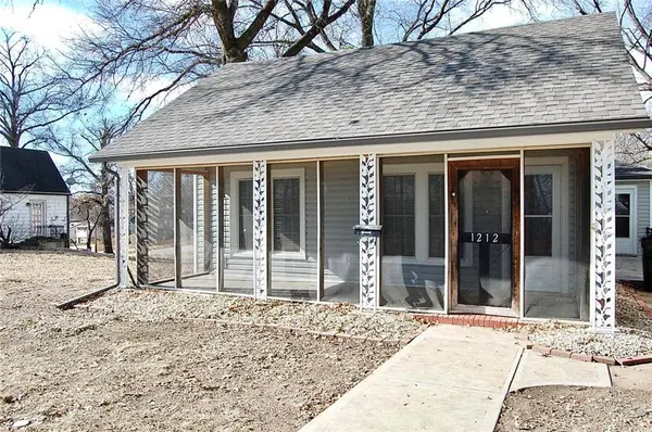 1212 S Esplanade ST, Leavenworth, KS 66048