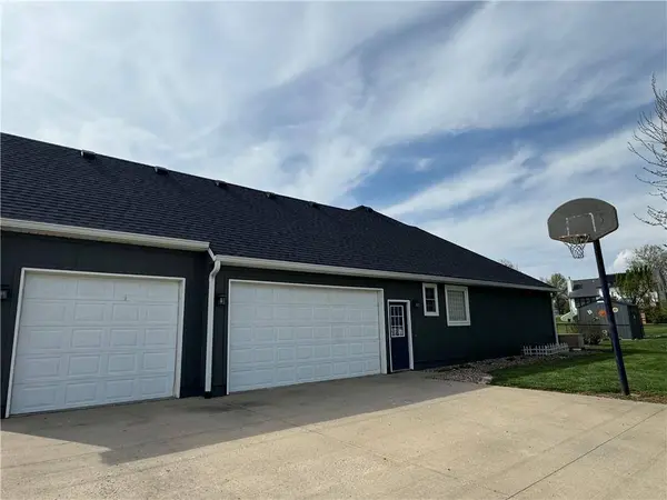 16264 Nicole LN, Leavenworth, KS 66048
