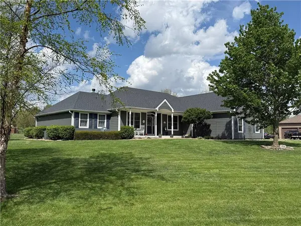 16264 Nicole LN, Leavenworth, KS 66048