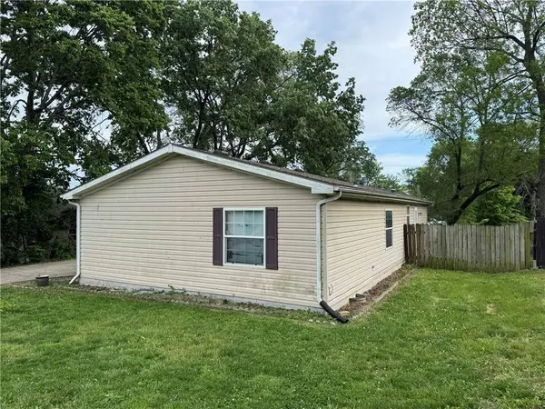 307 E Agnes ST, Mc Louth, KS 66054