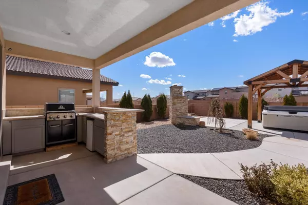 4049 Mountain Trail LOOP NE, Rio Rancho, NM 87144