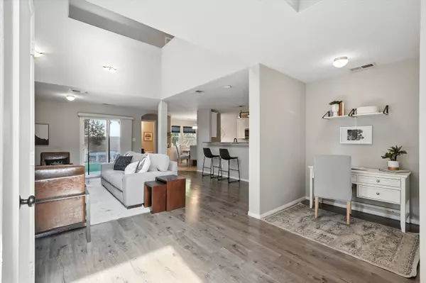 1101 Maciel DR NW, Albuquerque, NM 87104