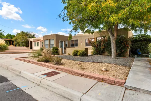 1017 Jefferson ST SE, Albuquerque, NM 87108