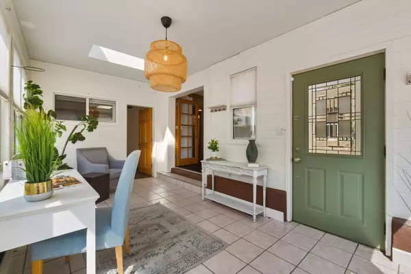 1017 Jefferson ST SE, Albuquerque, NM 87108