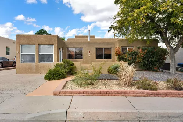 1017 Jefferson ST SE, Albuquerque, NM 87108