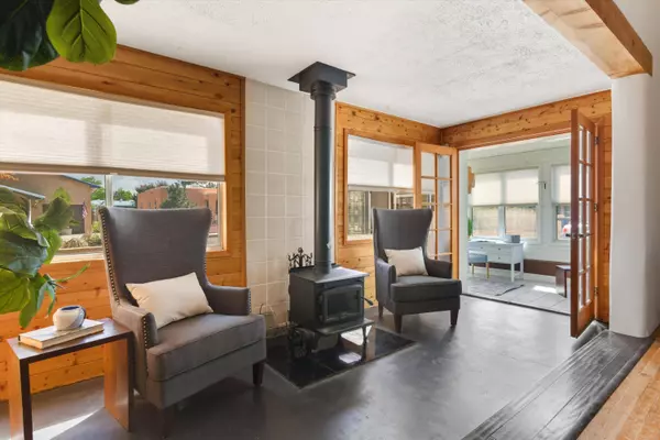 1017 Jefferson ST SE, Albuquerque, NM 87108