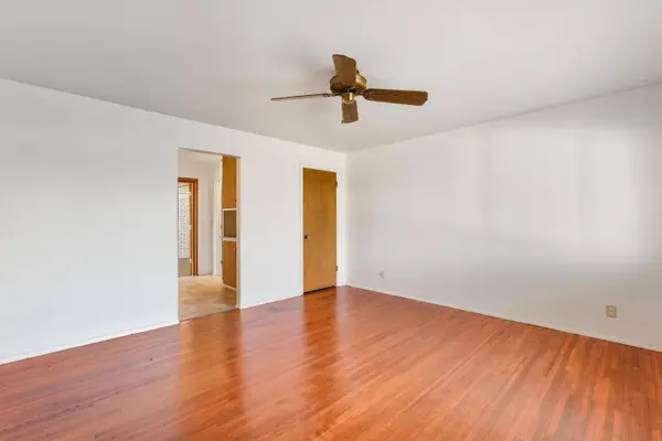 8605 Mountain RD NE, Albuquerque, NM 87112