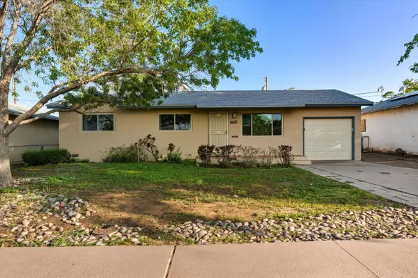 8605 Mountain RD NE, Albuquerque, NM 87112